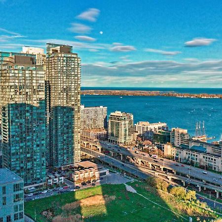 Guestic At Cityplace - Lake View & One Free Parking Toronto Exterior photo